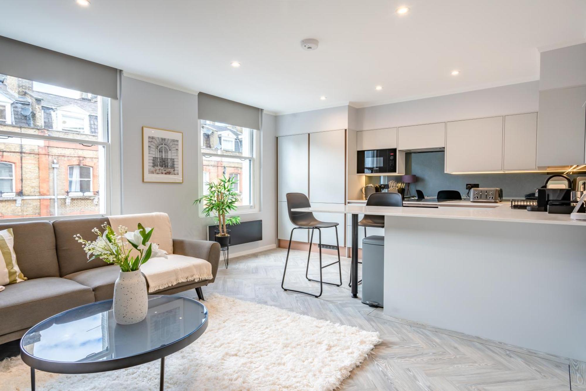 Modern & Chic One Bedroom Apartments In Fitzrovia By Sojo Stay Лондон Екстериор снимка